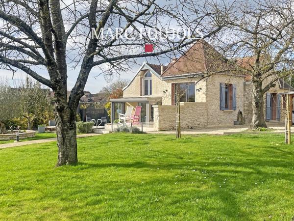 Maison de charme avec dépendance proche de Senlis