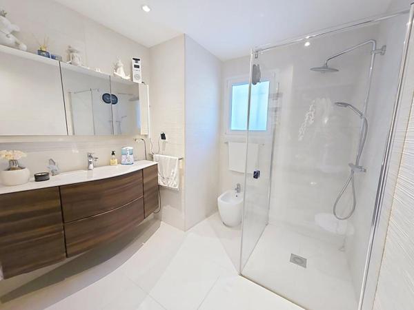 Les Lones - Villa 210 m² aux prestations haut de gamme - vue mer - Garages