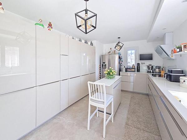 Les Lones - Villa 210 m² aux prestations haut de gamme - vue mer - Garages