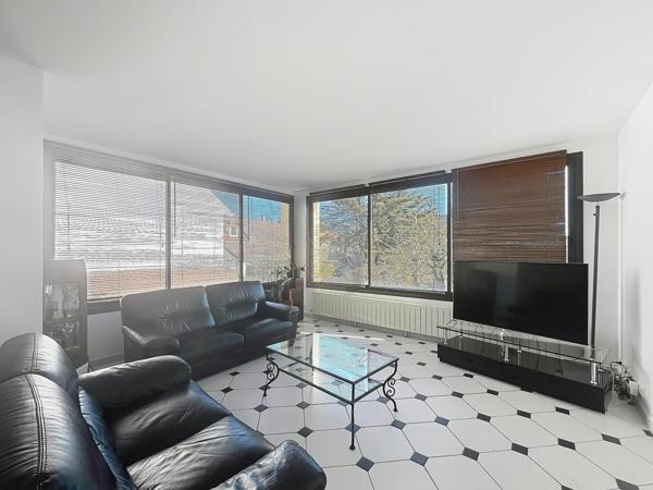 Maison familiale au calme avec de beaux volumes
