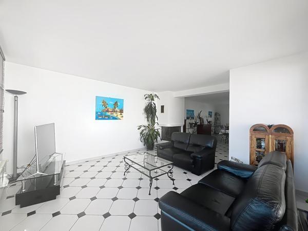 Maison familiale au calme avec de beaux volumes