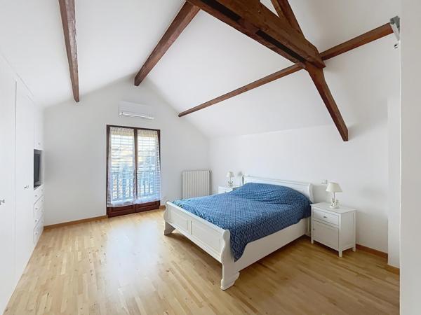 Maison familiale au calme avec de beaux volumes