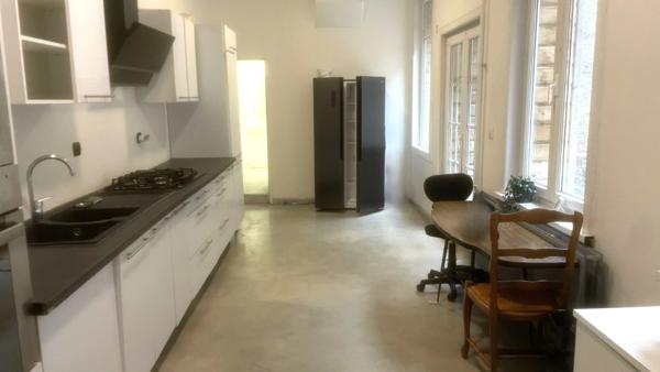 MAISON de 211 M2 avec 5 à 6 chambres dont une au rez de chaussée proche transport