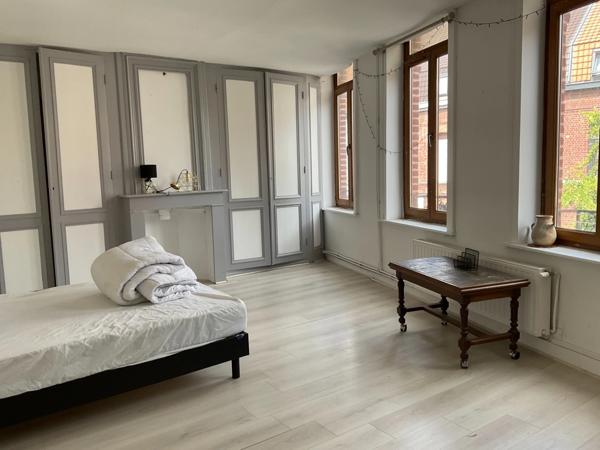 MAISON de 211 M2 avec 5 à 6 chambres dont une au rez de chaussée proche transport