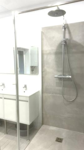 MAISON de 211 M2 avec 5 à 6 chambres dont une au rez de chaussée proche transport