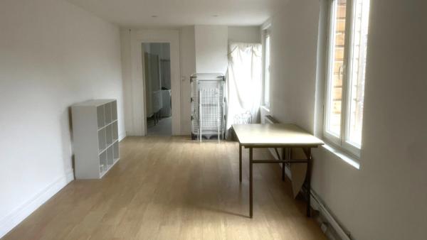 MAISON de 211 M2 avec 5 à 6 chambres dont une au rez de chaussée proche transport