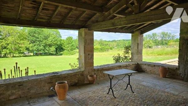 COUP DE COEUR! Propriété au calme sur terrain de 7500m²