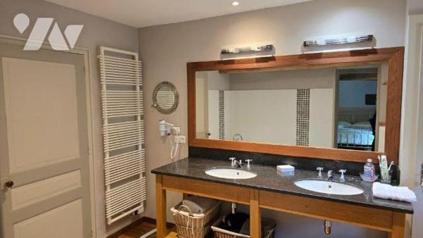 COUP DE COEUR! Propriété au calme sur terrain de 7500m²