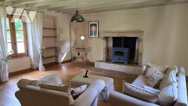 COUP DE COEUR! Propriété au calme sur terrain de 7500m²