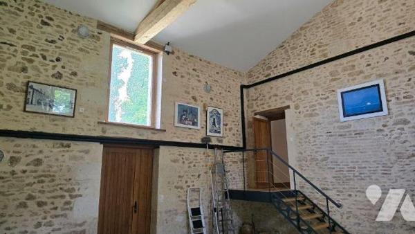 COUP DE COEUR! Propriété au calme sur terrain de 7500m²