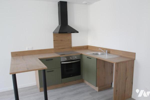 NIORT CENTRE VILLE, DANS UN IMMEUBLE COMPLETEMENT RESTAURE, 5 APPARTEMENTS DE TYPE 2.