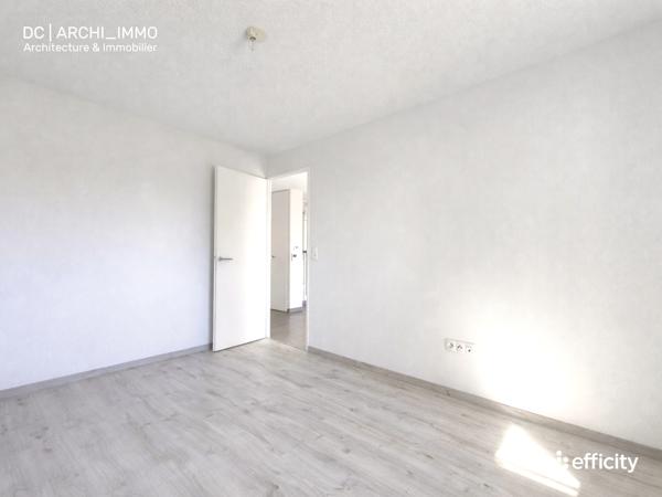 Appartement
         2 pièces
        - 40 m² Exclusivité 140 000 € *