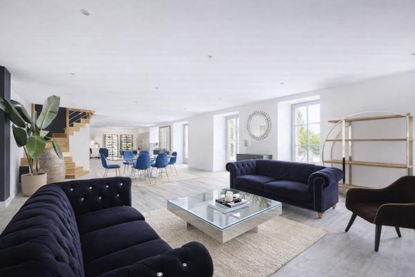 Maison 7 pièces - 240 m²