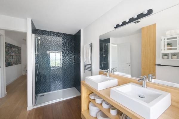 Maison 7 pièces - 240 m²