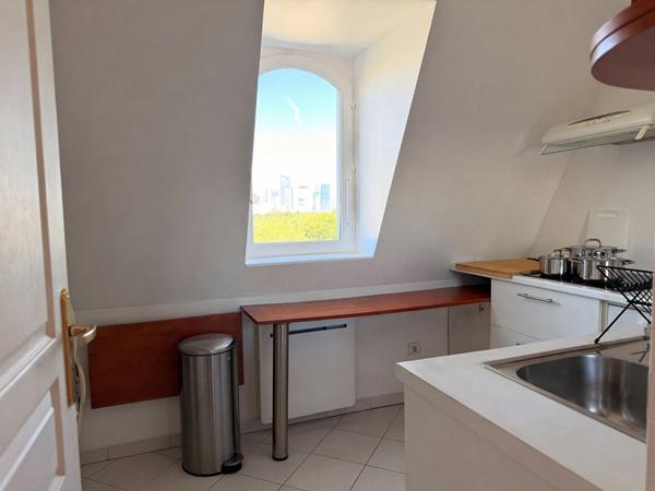 PARIS 16 - PORTE DAUPHINE - DERNIER ÉTAGE AVEC VUE DÉGAGÉE