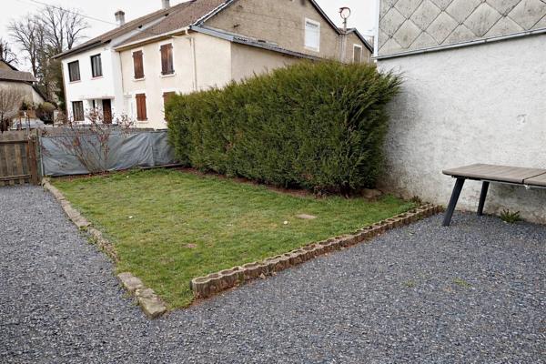 Vente                                                      Maison de village
                        
                     4 pièces                      84 m2                     à Schirmeck