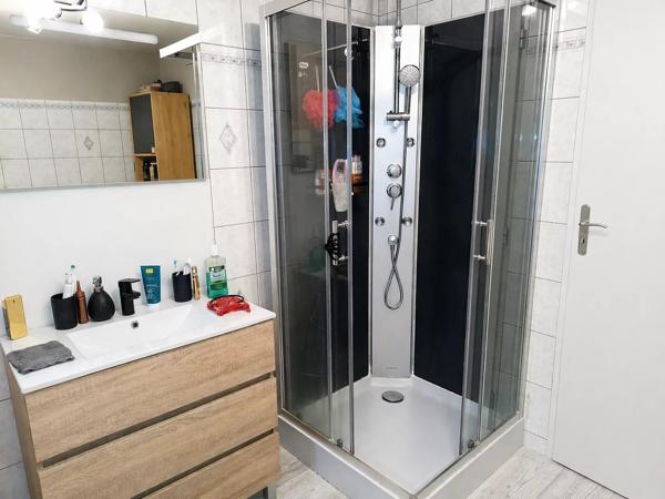 Vente                                                      Maison de village
                        
                     4 pièces                      84 m2                     à Schirmeck