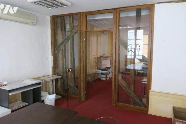 Immeuble - Local commercial - Bureaux - Combles aménageables - Garage. 277 m² cadastré.