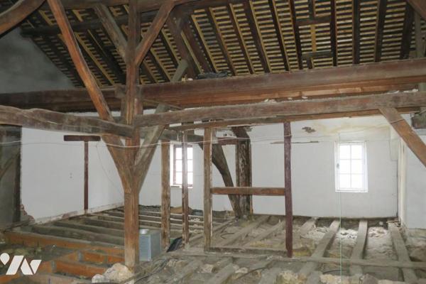 Immeuble - Local commercial - Bureaux - Combles aménageables - Garage. 277 m² cadastré.