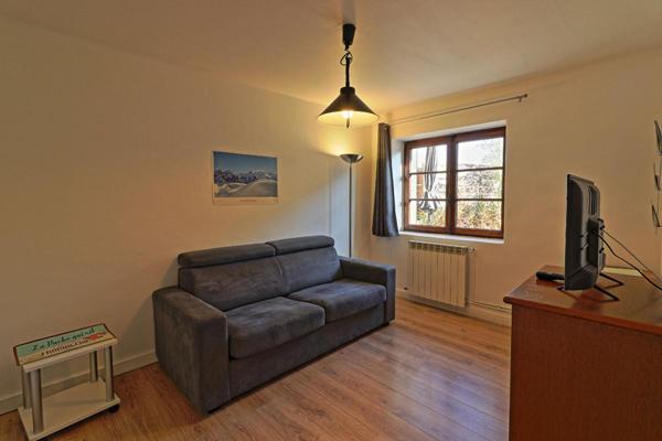 Appartement T3 46.34 m² + combles 60 m² environ