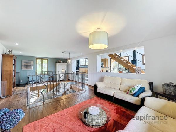 Dpt Haute Savoie (74), à vendre LOISIN maison P5 de 210 m² - Terrain d'env 8'000 m² agricole (possibilité d'avoir moins de terrain ou de louer du terrain supplémentaire)