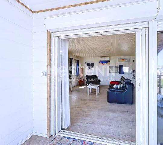 Charmant chalet 3 pièces entièrement rénové de 70 m² avec terrasse, espace arboré & garage à Gruissan Plage des Chalets