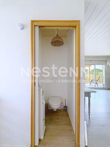 Charmant chalet 3 pièces entièrement rénové de 70 m² avec terrasse, espace arboré & garage à Gruissan Plage des Chalets