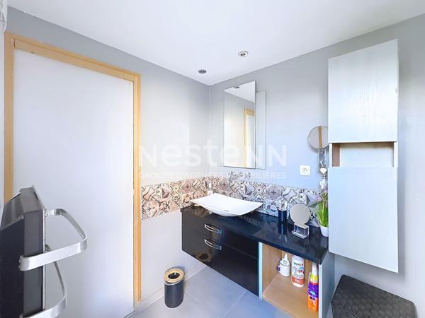 Charmant chalet 3 pièces entièrement rénové de 70 m² avec terrasse, espace arboré & garage à Gruissan Plage des Chalets