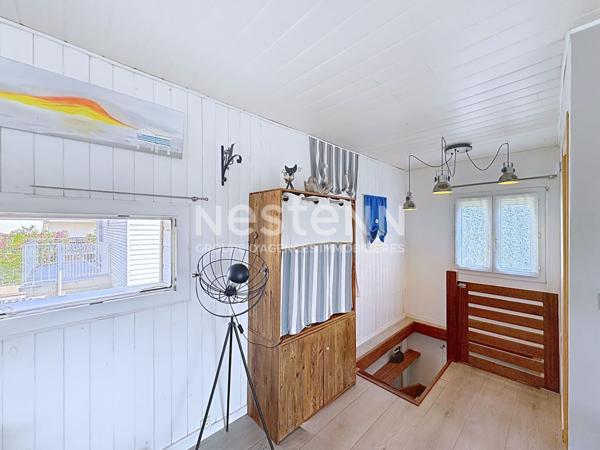 Charmant chalet 3 pièces entièrement rénové de 70 m² avec terrasse, espace arboré & garage à Gruissan Plage des Chalets