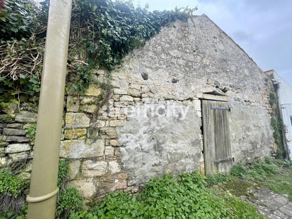 Maison
         1 pièce
        - 52 m² 32 800 € *