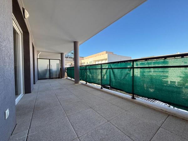 Appartement T2 avec grande terrasse à 800m de la plage - LE LAVANDOU