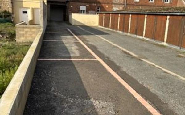 Stationnement à louer    10 m2 Compiègne