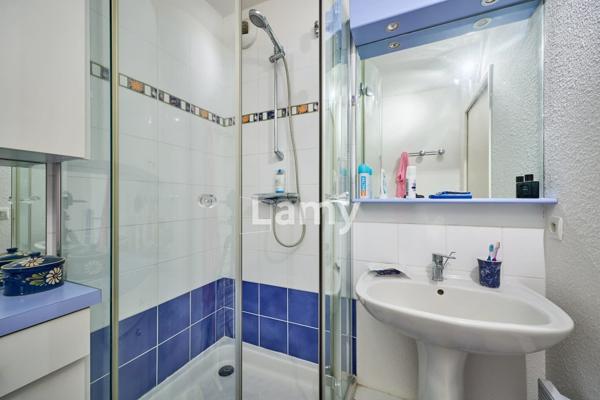 Appartement 2 pièces, balcon, parking