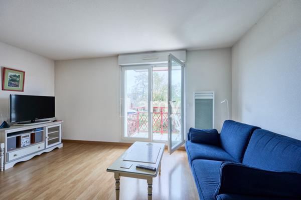 Appartement 2 pièces, balcon, parking