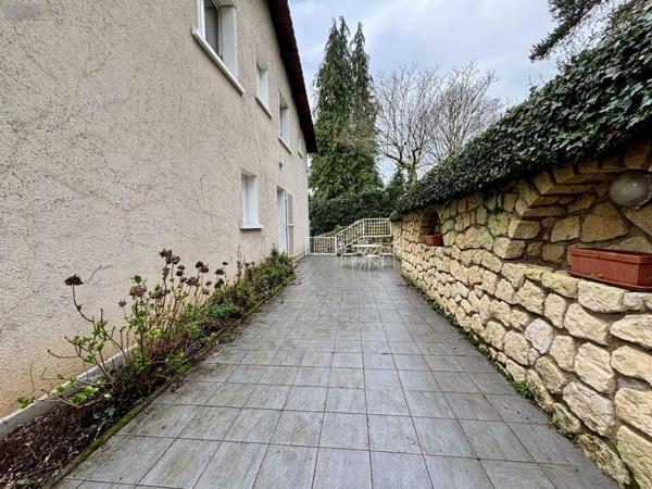 Maison à vendre à Montmorillon dans la Vienne (86500), ref : VM562-86001