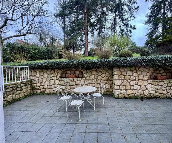 Maison à vendre à Montmorillon dans la Vienne (86500), ref : VM562-86001