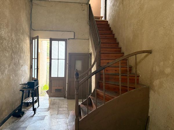 Blaye (33390) BLAYE – IMMEUBLE DE RAPPORT A TRANSFORMER