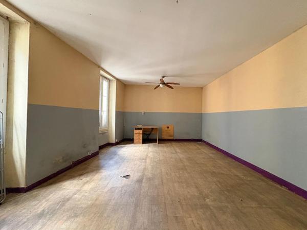 Blaye (33390) BLAYE – IMMEUBLE DE RAPPORT A TRANSFORMER