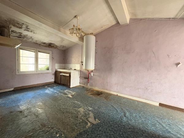 Blaye (33390) BLAYE – IMMEUBLE DE RAPPORT A TRANSFORMER