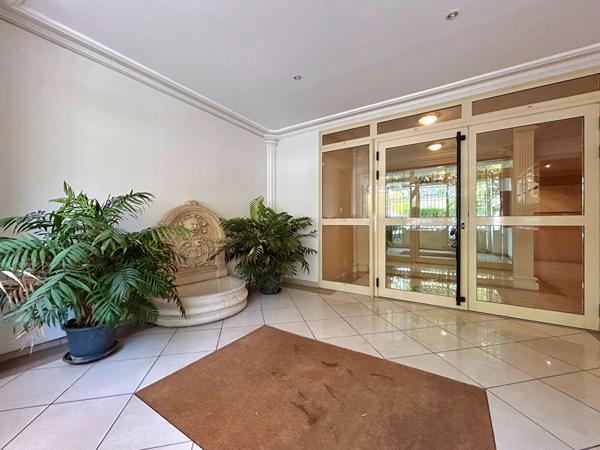 Appartement 3 pièce(s) la valette RDC rez de jardin