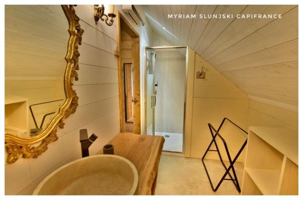 Dpt Landes (40), à vendre Villa atypique refaite à neuf, proche autoroute, océan, au calme.