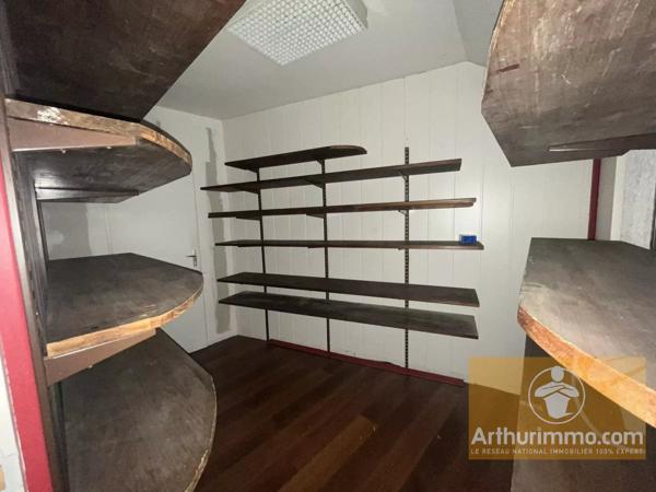 Vente                                                      Maison de village
                        
                     14 pièces                      332 m2                     à La Canourgue
