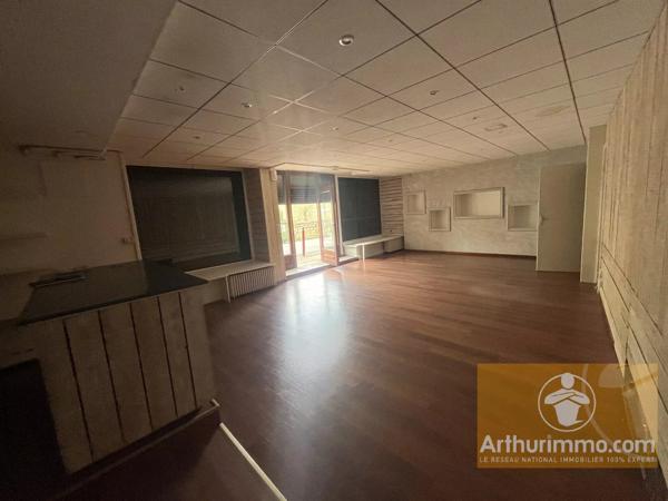 Vente                                                      Maison de village
                        
                     14 pièces                      332 m2                     à La Canourgue