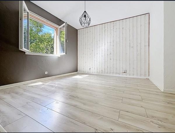 Maison 267 000 € Villeneuve-du-Paréage 5 p 141 m² DPE D