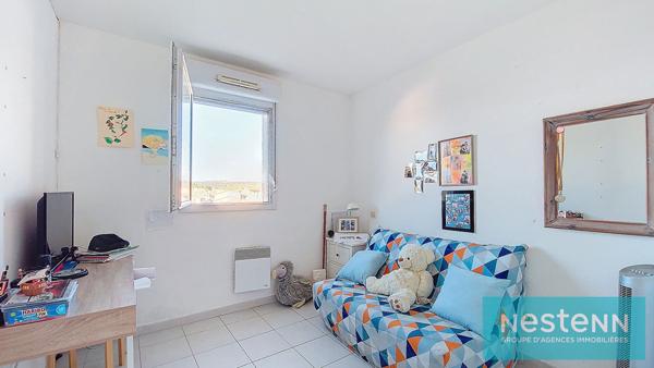 Appartement Duplex, Istres 5 pièce(s), 97m², dernier étage, 4 chambres et un box en sous-sol