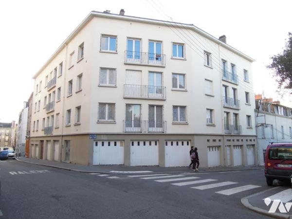 Nantes St Clément, garage