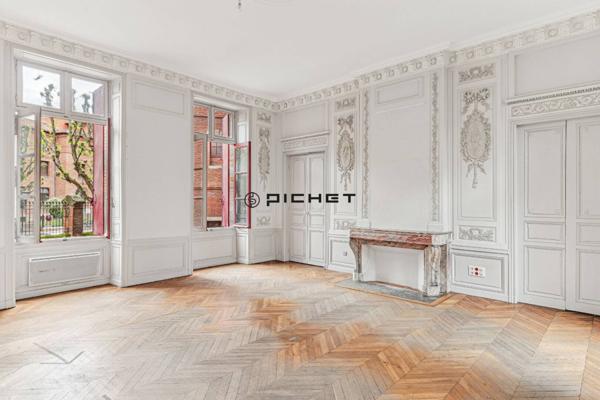 Autre 8 pièces 337 m²
