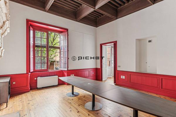 Autre 8 pièces 337 m²