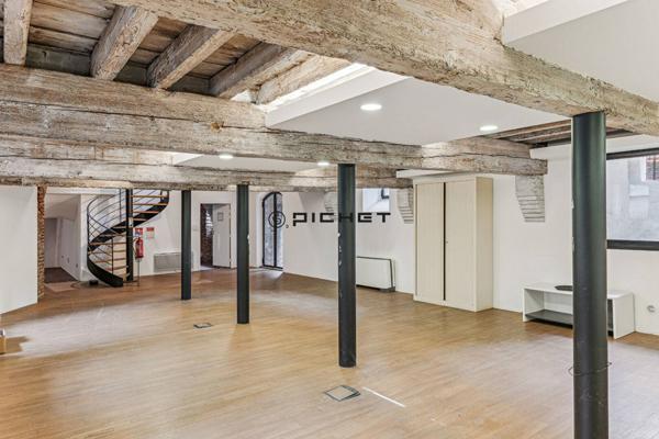 Autre 8 pièces 337 m²