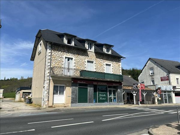 Immeuble à vendre |  Le Lardin-Saint-Lazare |  357 m²